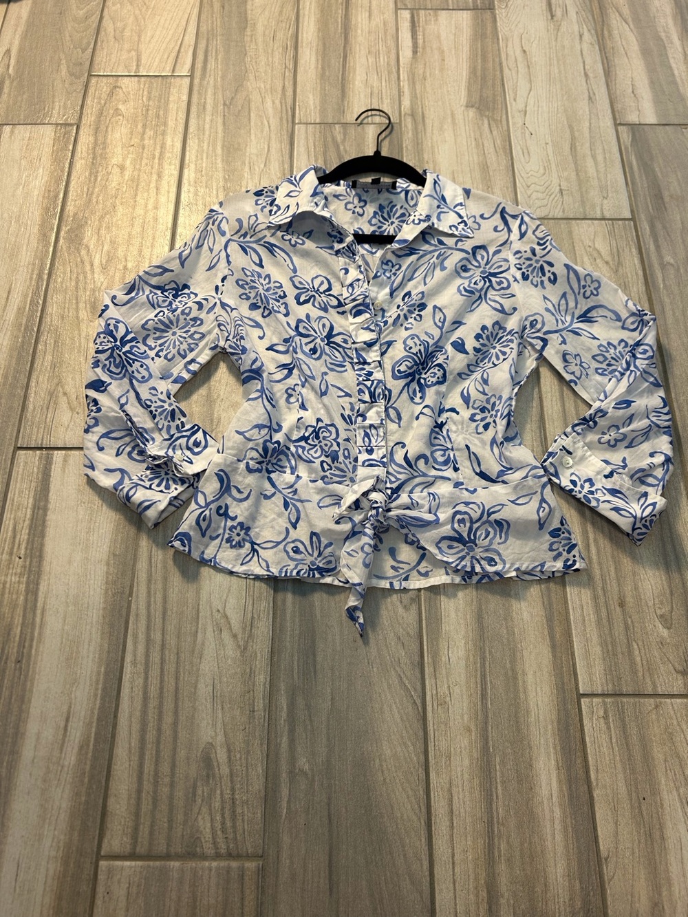 100% Cotton White Blue Floral Tie Front Button Down Shirt M Ruffled Detail